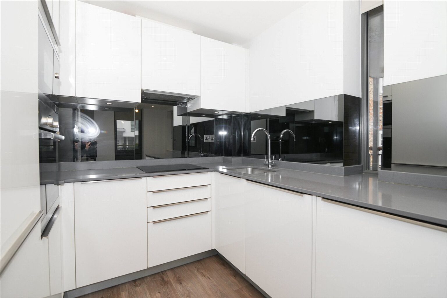 Spring Grove, London, W4 gallery 3