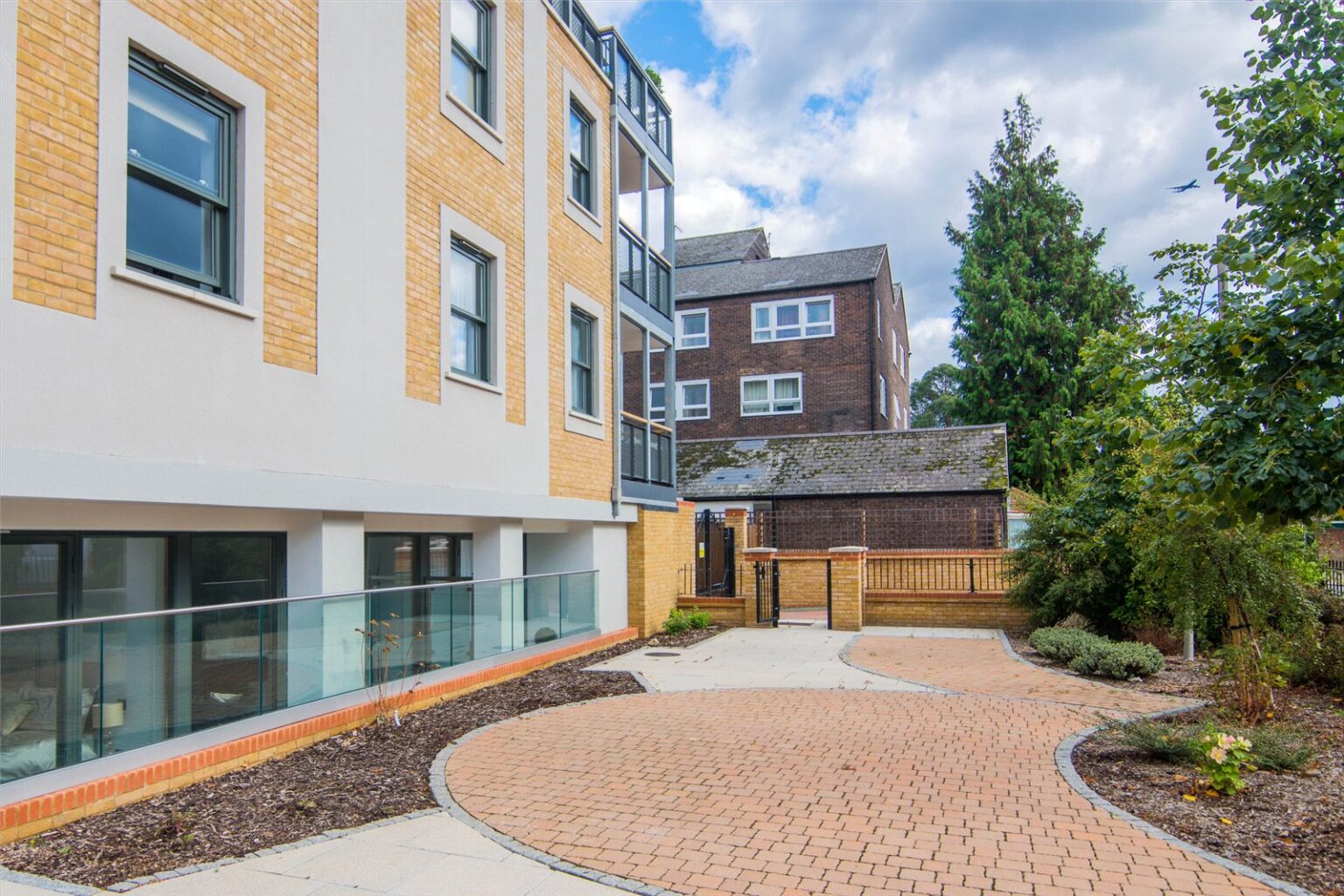 Spring Grove, London, W4 gallery 10