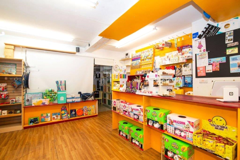 Sheen Lane, London, SW14 gallery 3