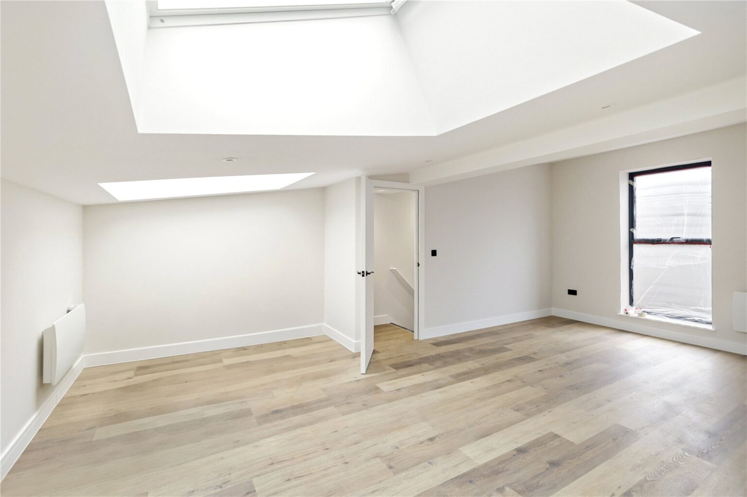 Plough Lane, Teddington, TW11 gallery 4