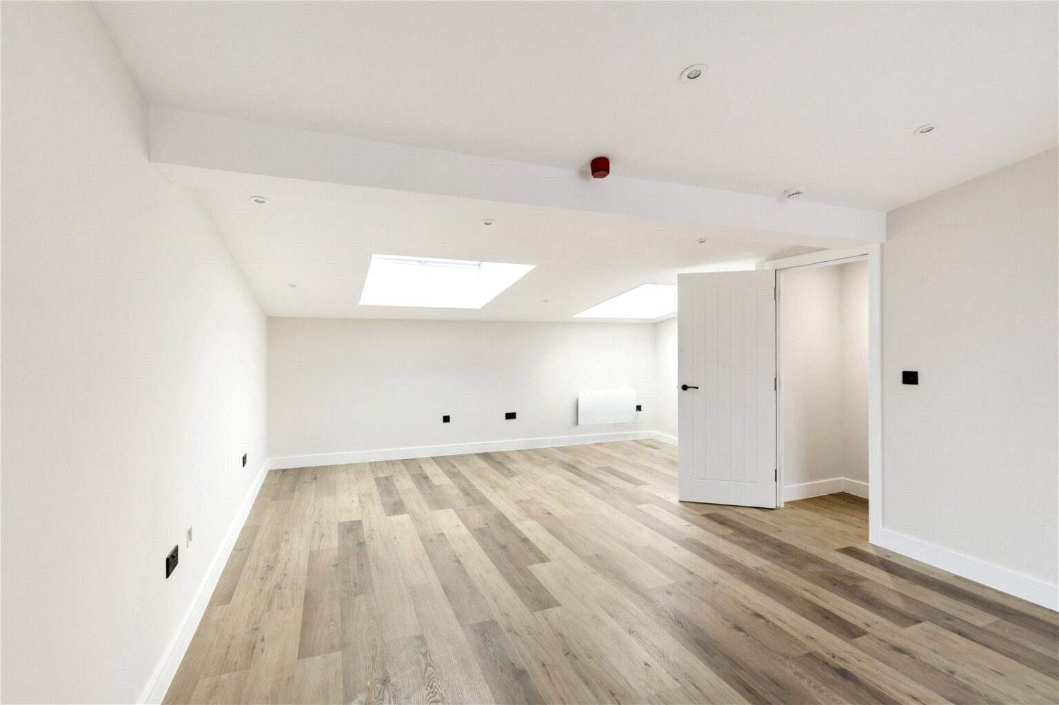 Plough Lane, Teddington, TW11 gallery 5