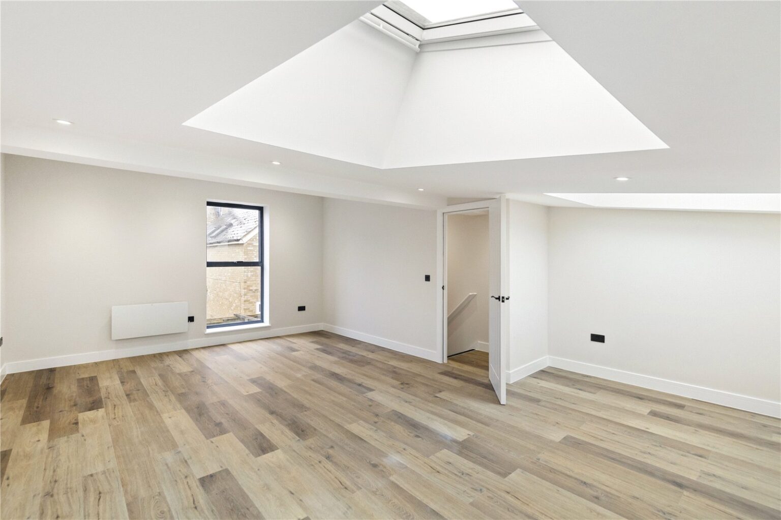 Plough Lane, Teddington, TW11 gallery 1