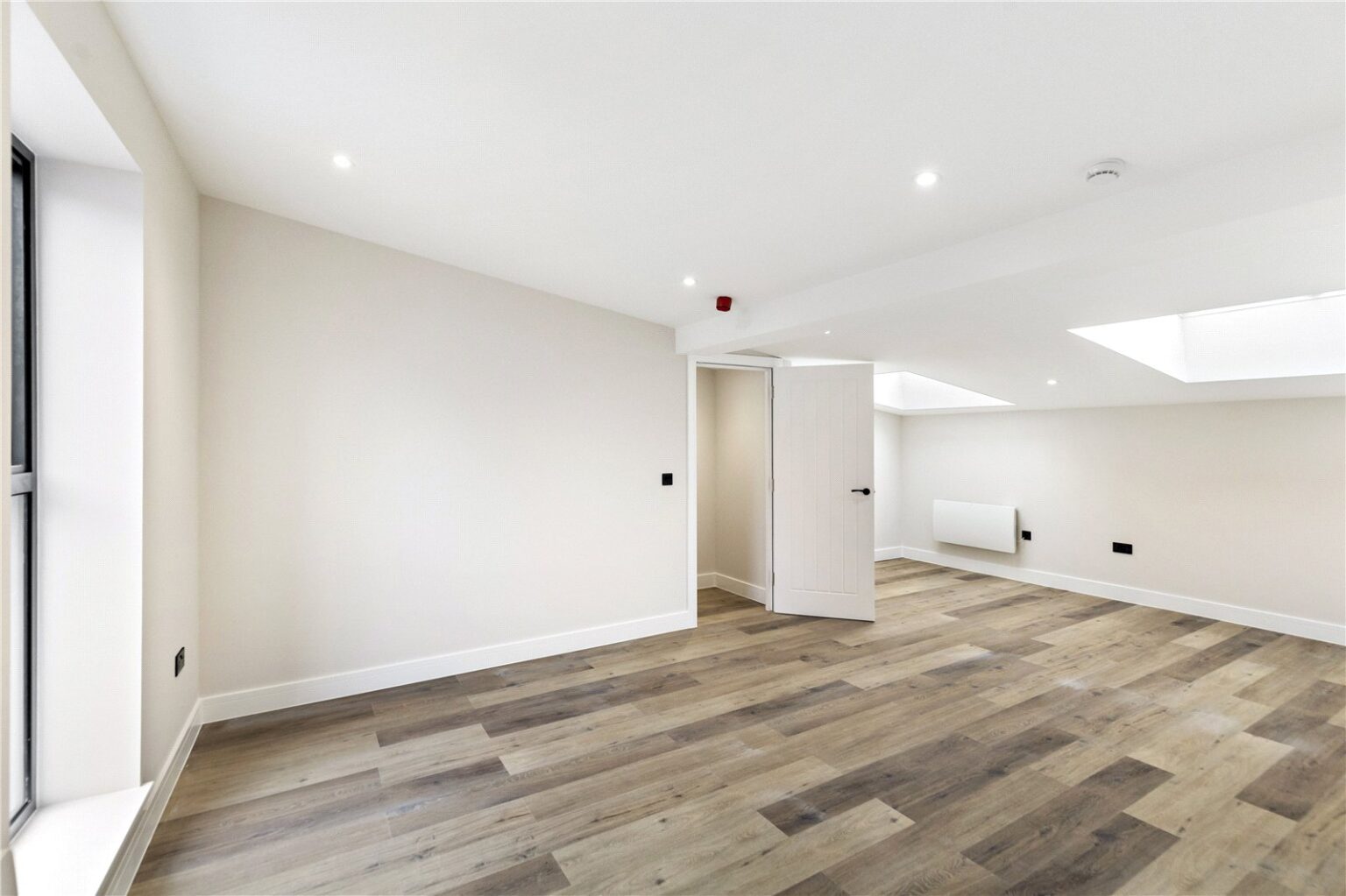 Plough Lane, Teddington, TW11 gallery 4