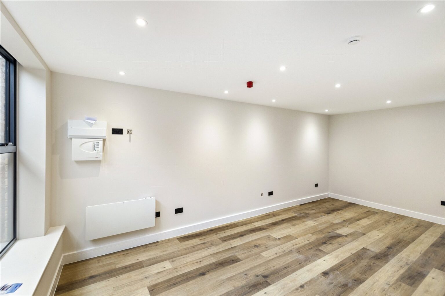 Plough Lane, Teddington, TW11 gallery 4