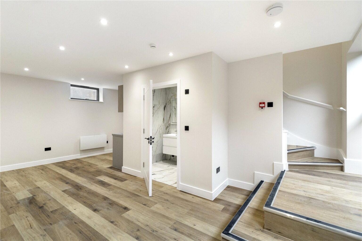 Plough Lane, Teddington, TW11 gallery 2