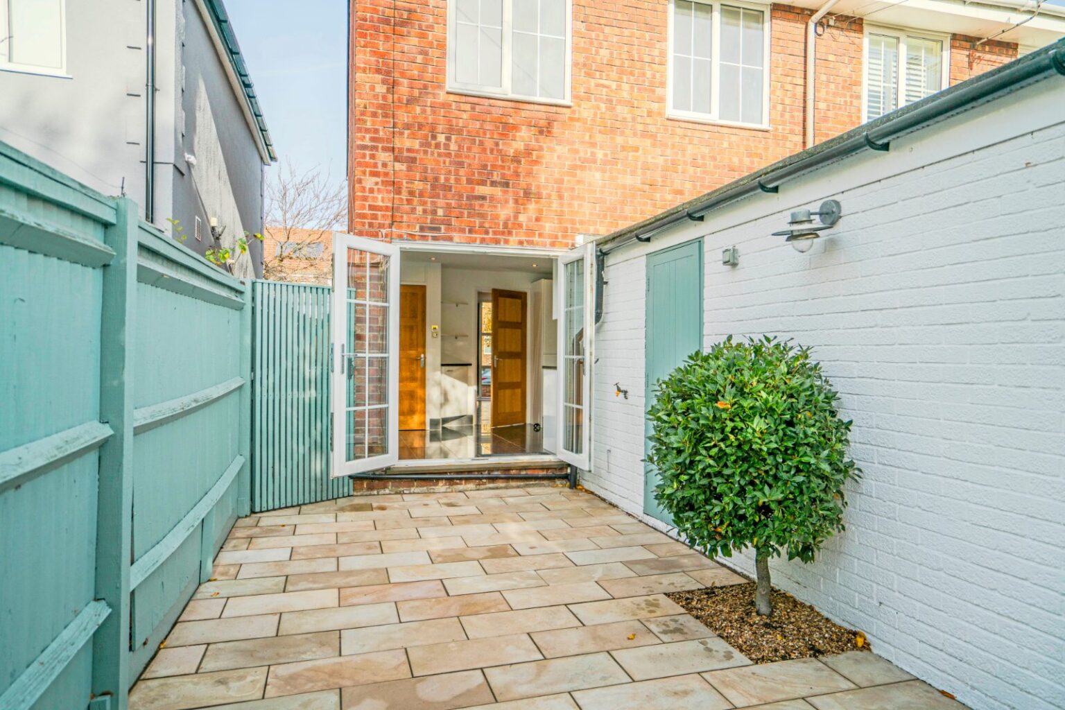 Clonmel Road, Teddington, TW11 gallery 2