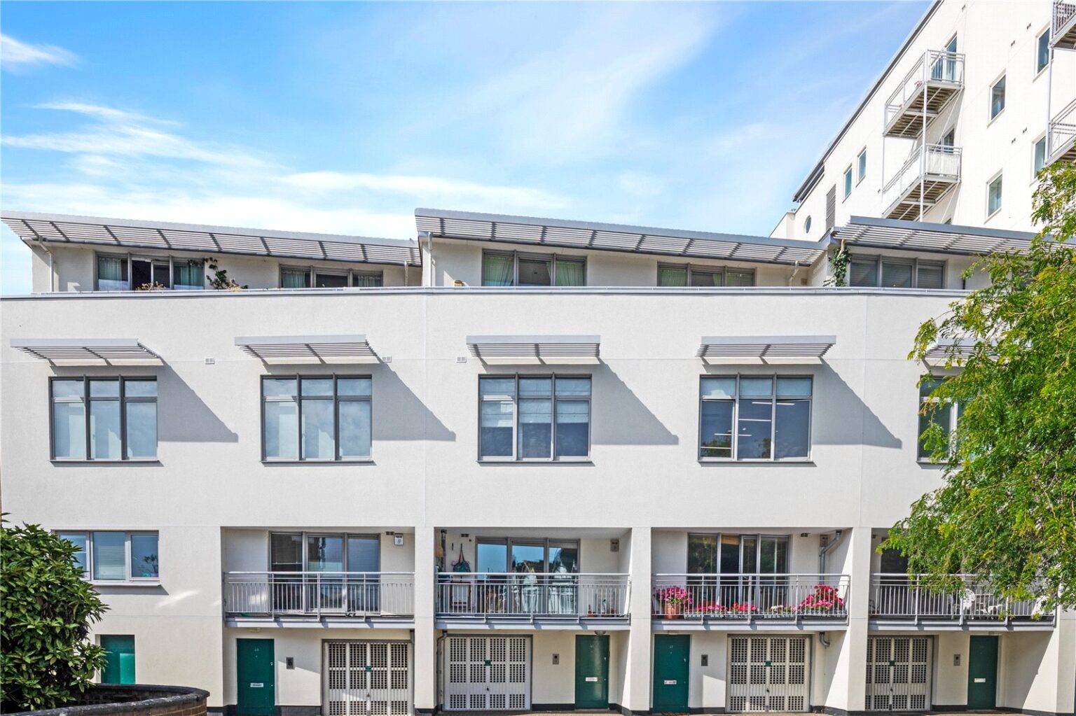 Vineyard Path, London, SW14 gallery 2