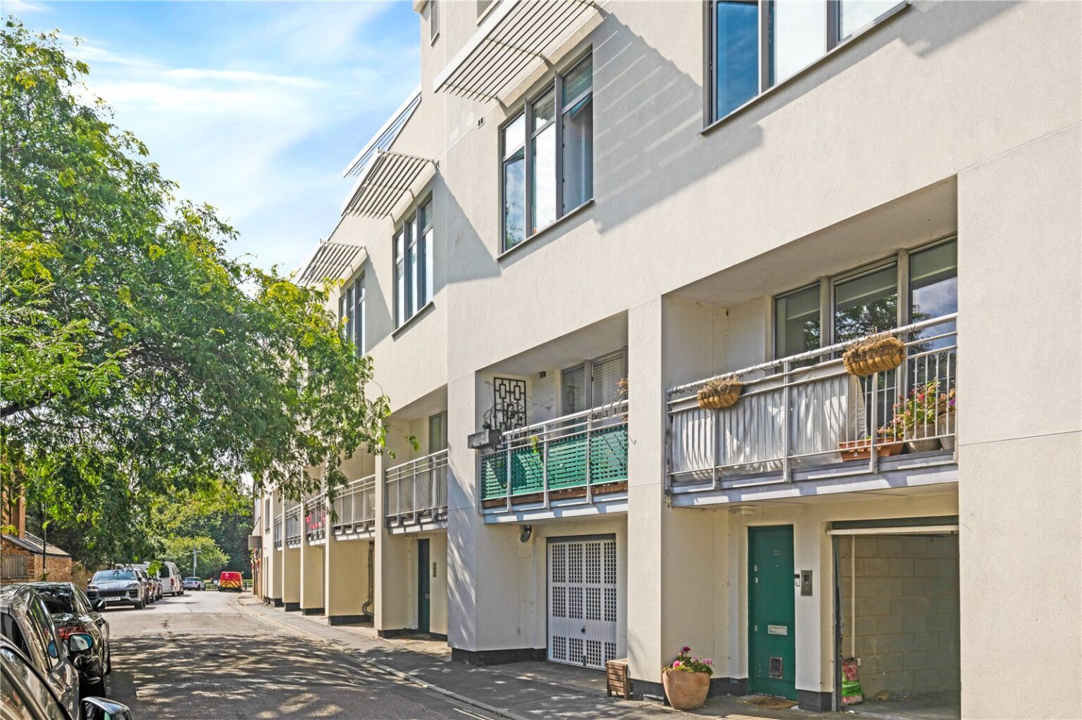 Vineyard Path, London, SW14 gallery 3