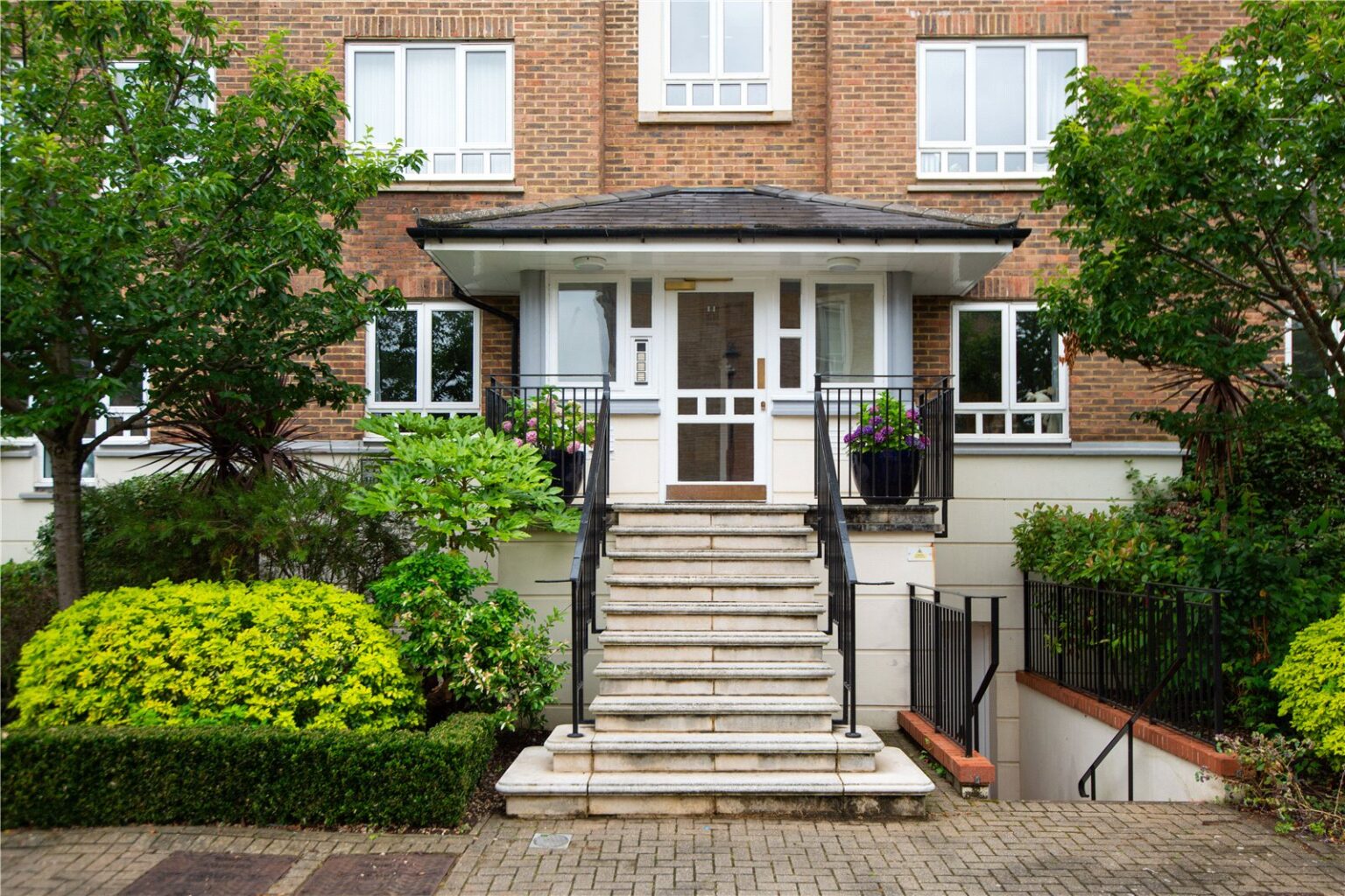 Canbury Place, Samuel Gray Gardens, KT2 gallery 15