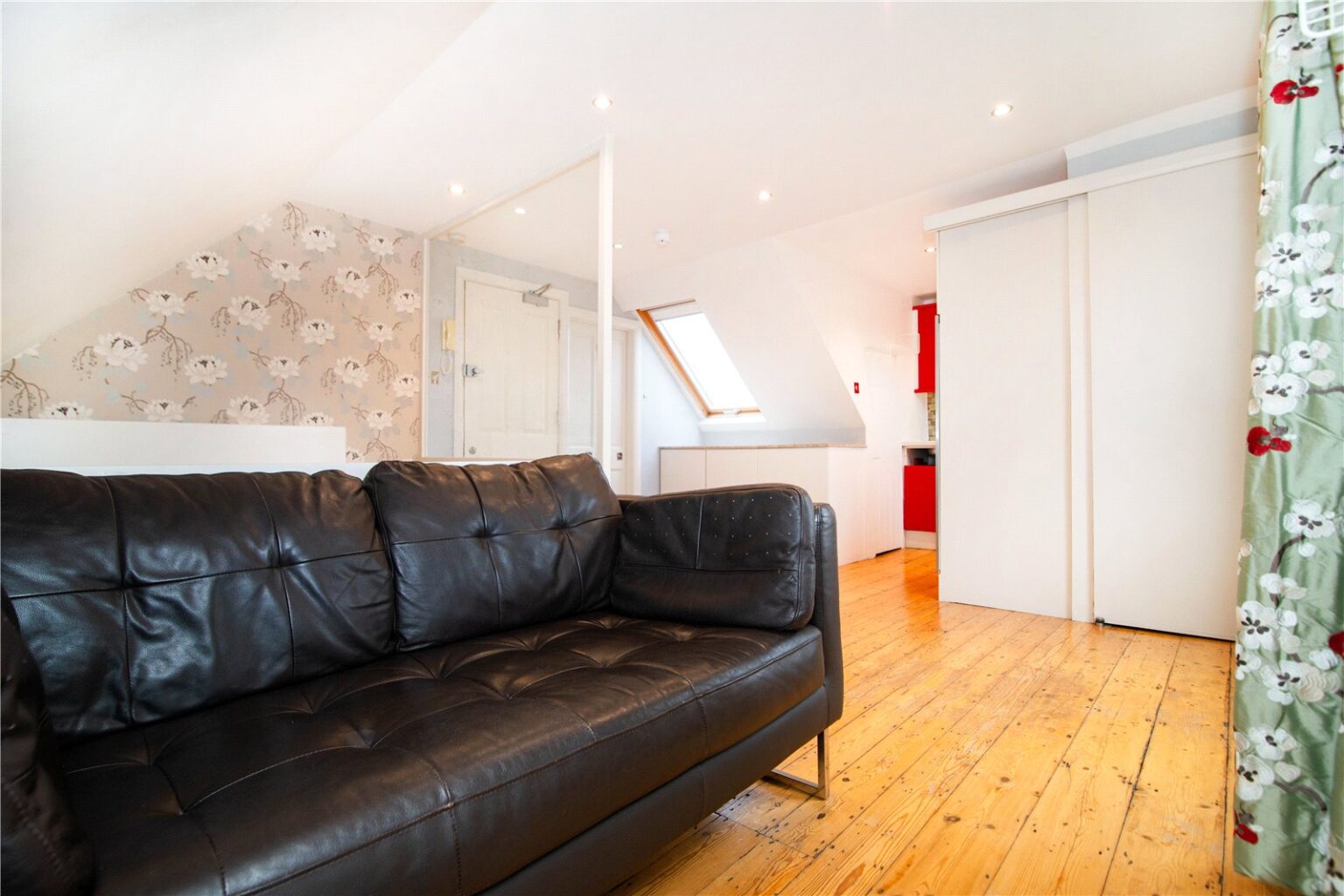 Kew Gardens Road, Richmond, TW9 gallery 3