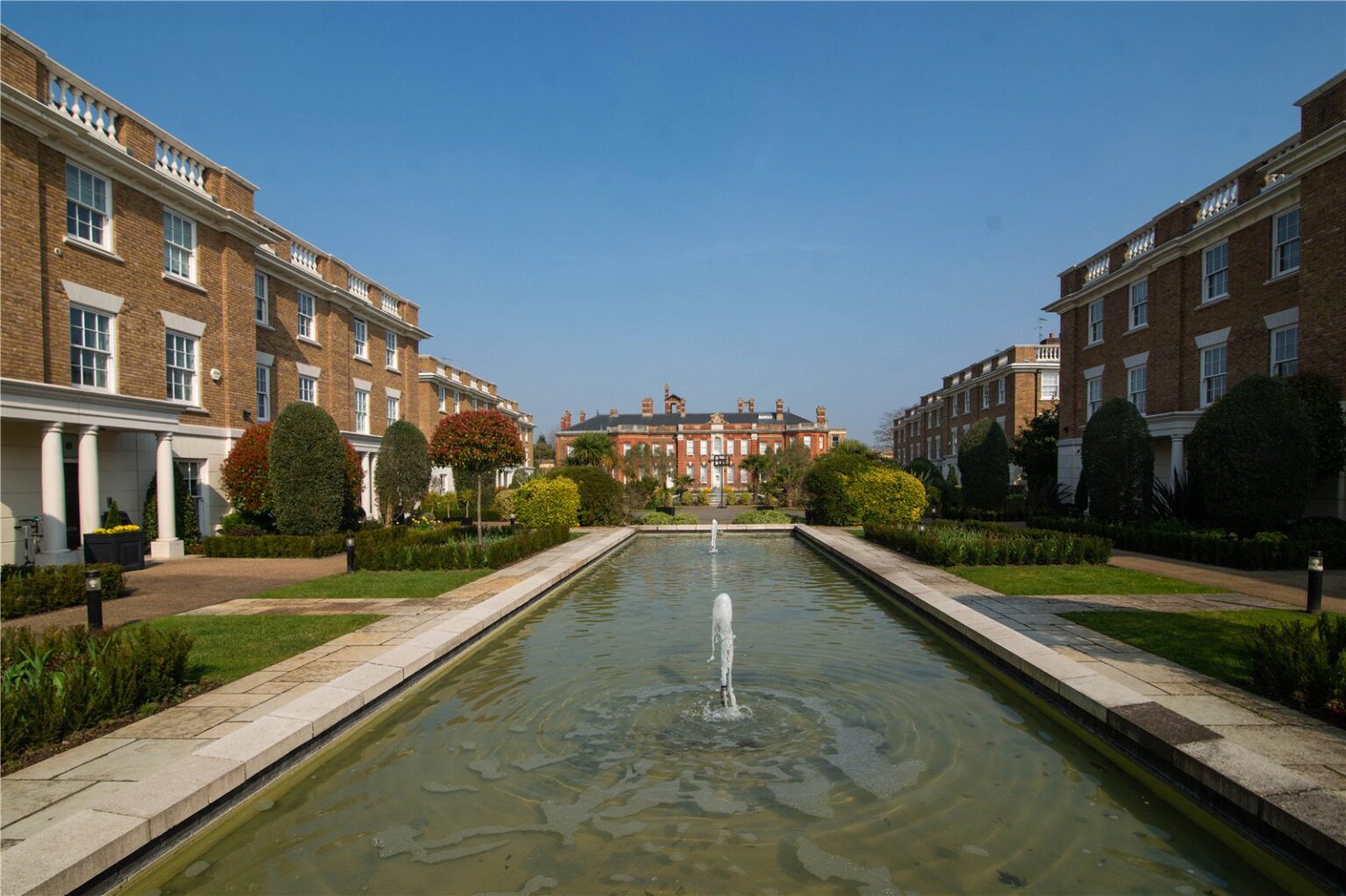 Corsellis Square, Twickenham, TW1 gallery 1