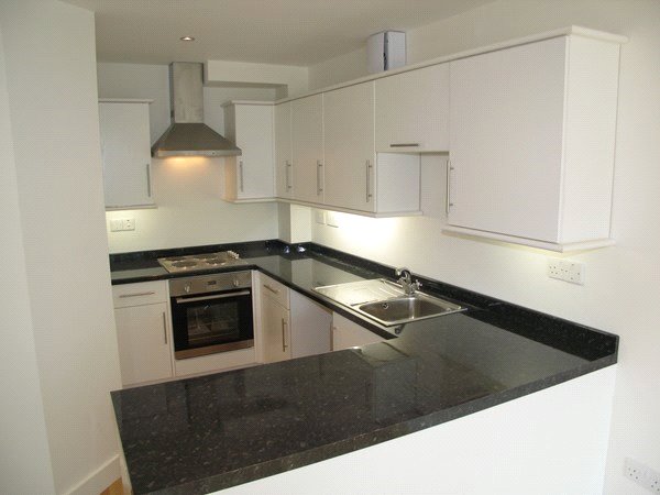 High Street, Hampton Wick, KT1 gallery 3