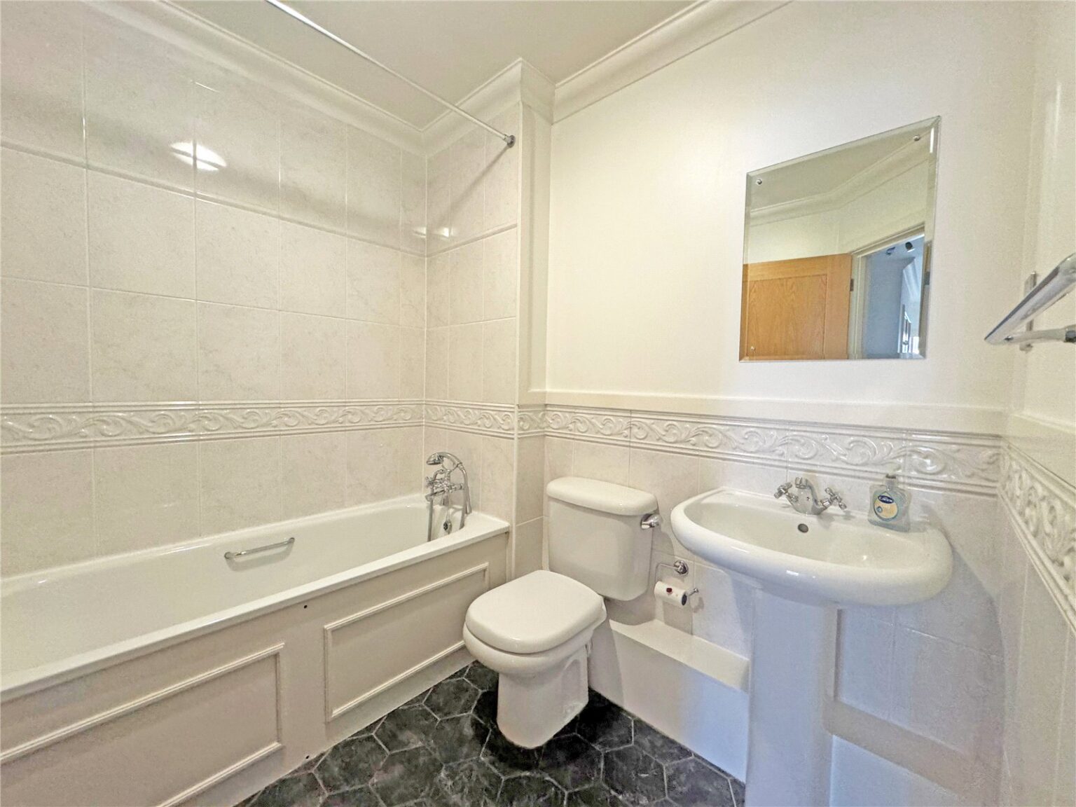 Twickenham Road, Teddington, TW11 gallery 7