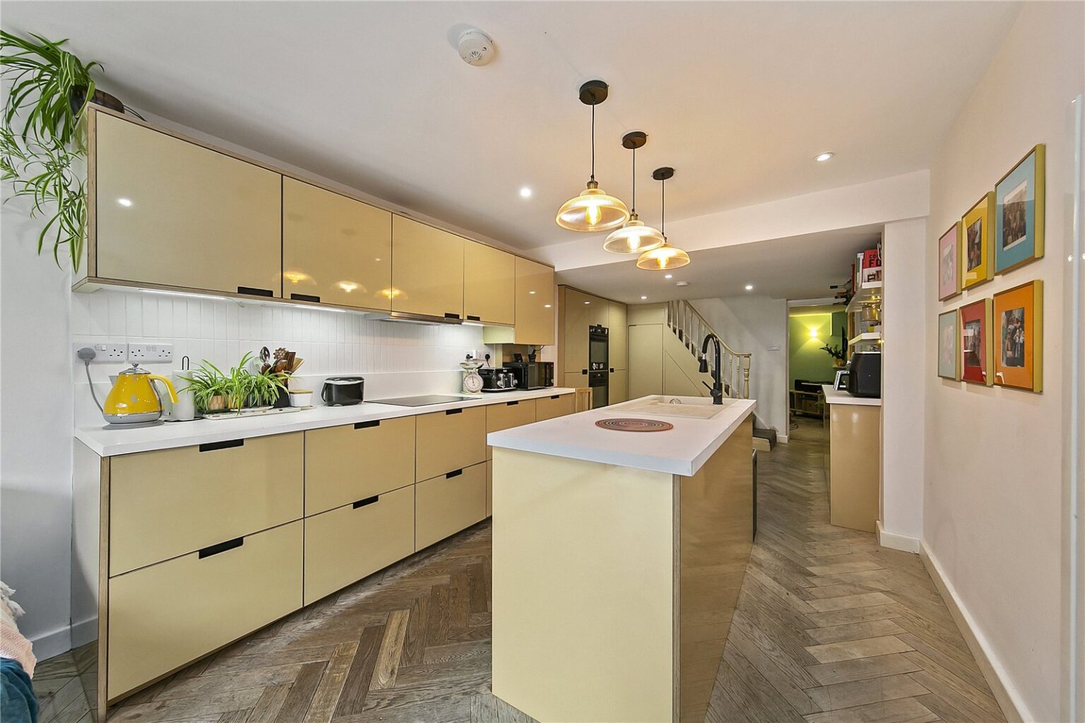 High Street, Hampton Wick, KT1 gallery 3