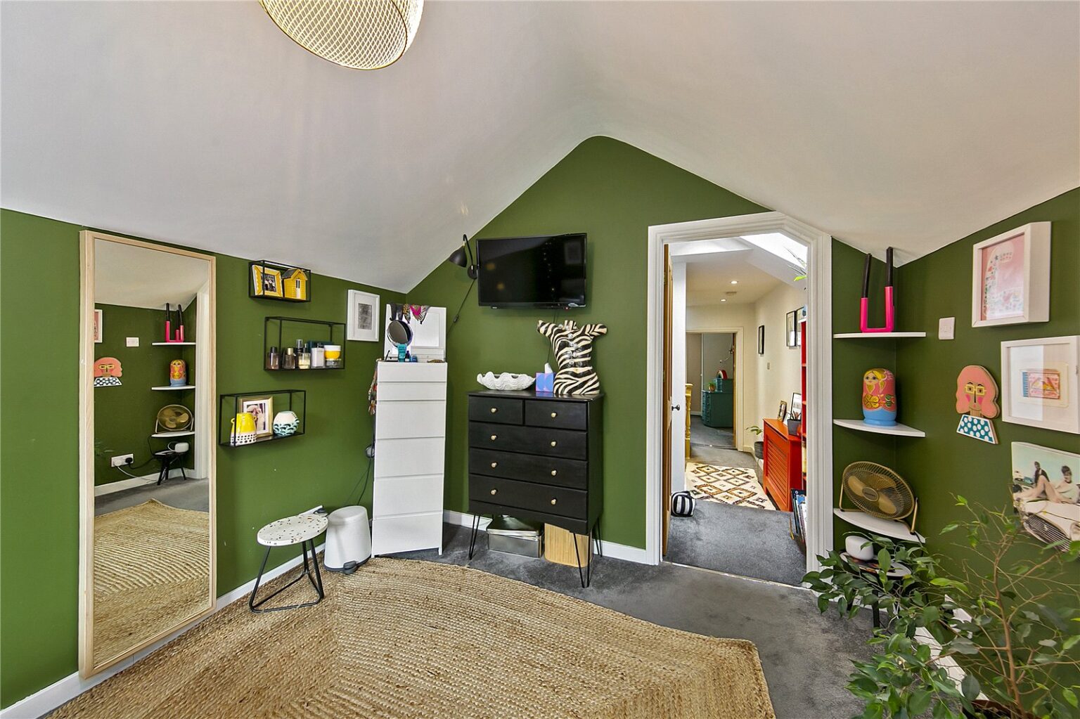 High Street, Hampton Wick, KT1 gallery 15