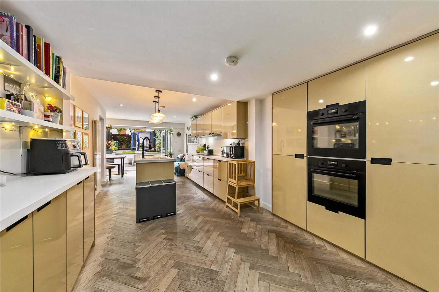 High Street, Hampton Wick, KT1 gallery 4