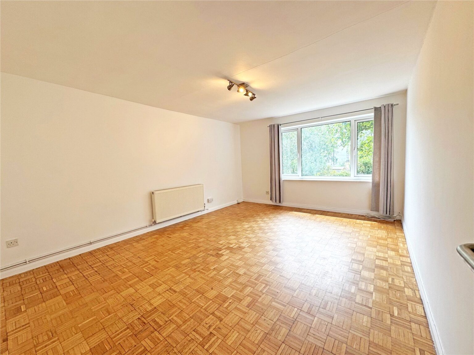 Peveril Drive, Teddington, TW11 gallery 3