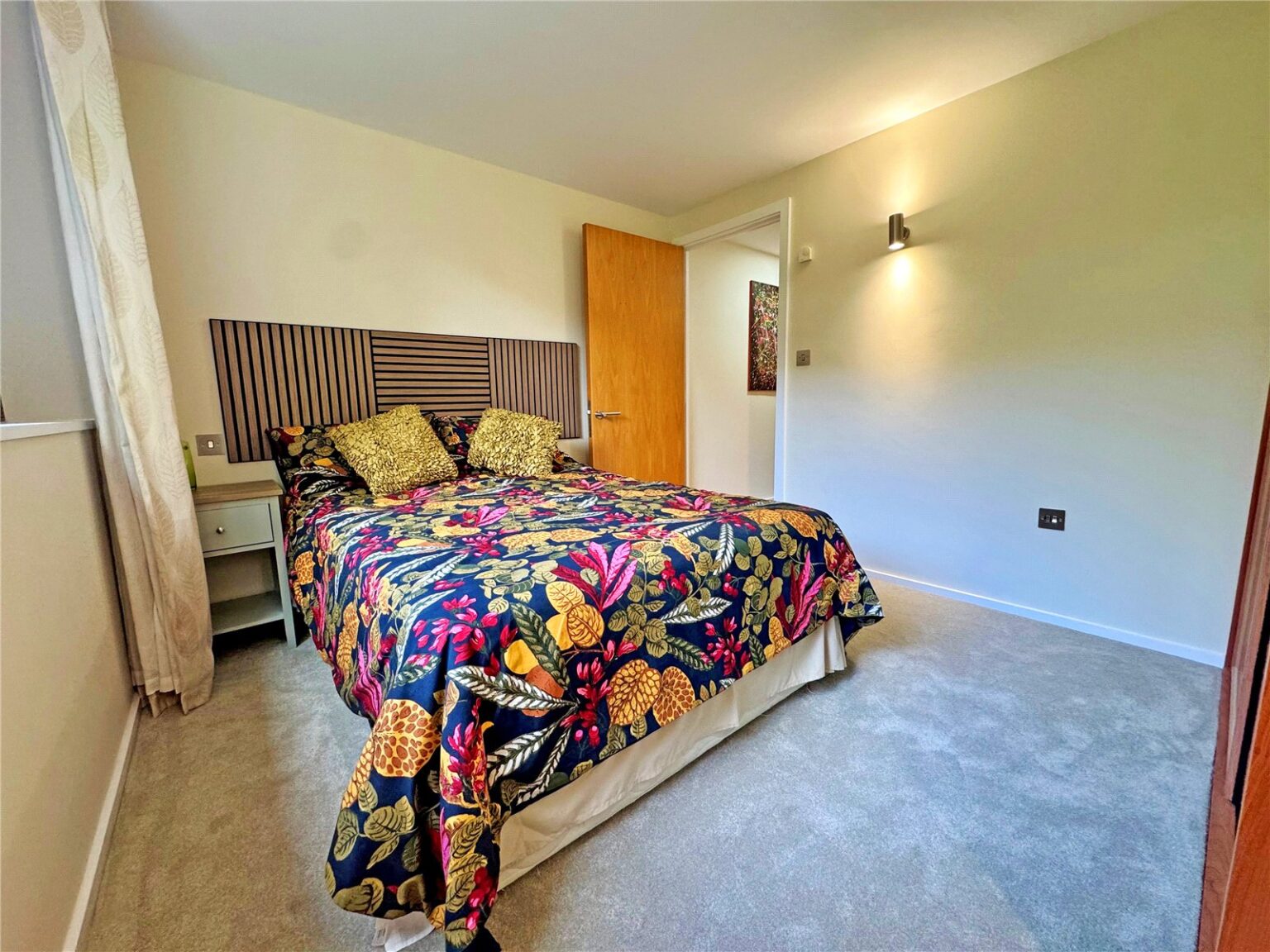 Southmead Gardens, Teddington, TW11 gallery 6