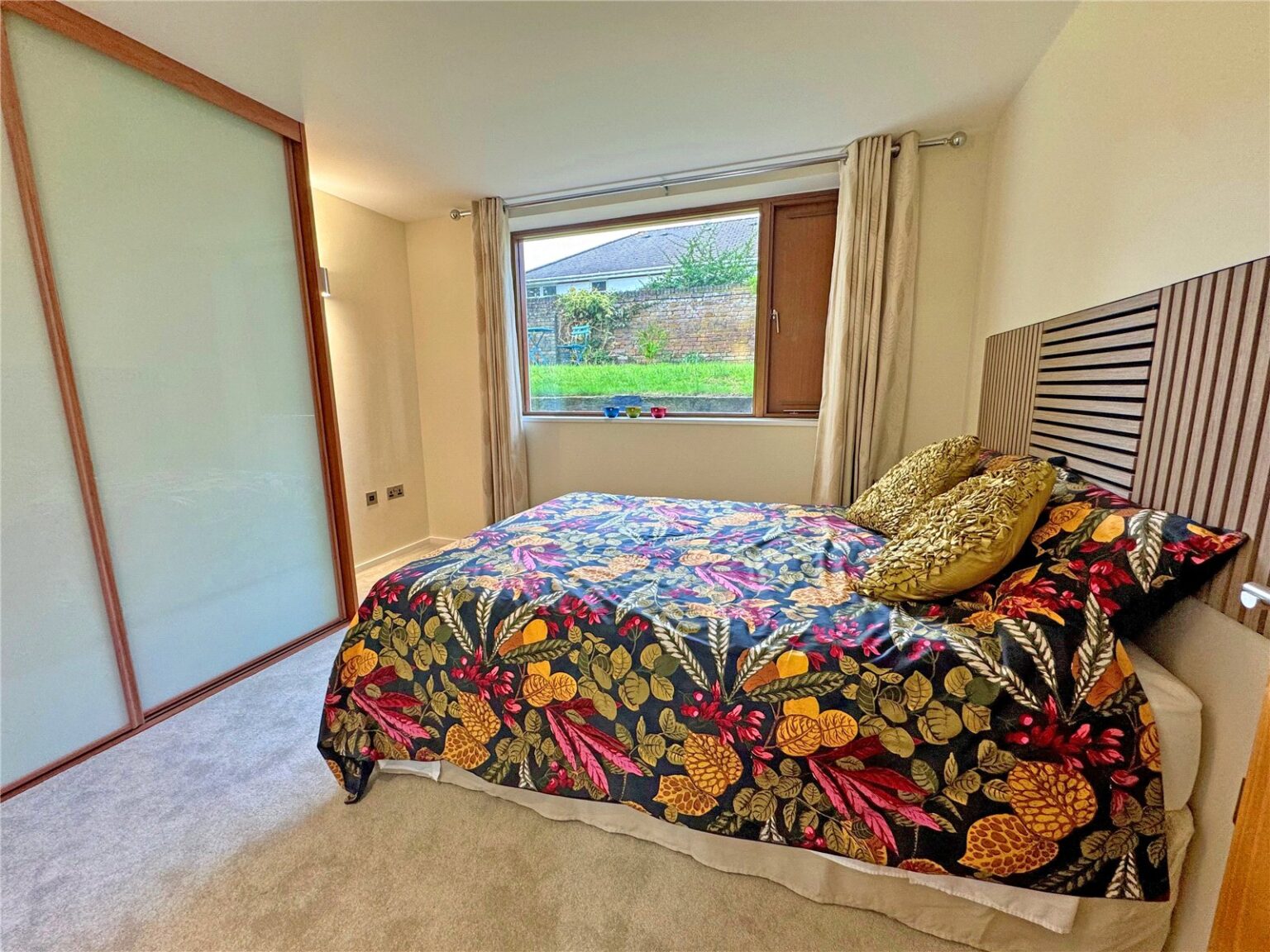 Southmead Gardens, Teddington, TW11 gallery 4