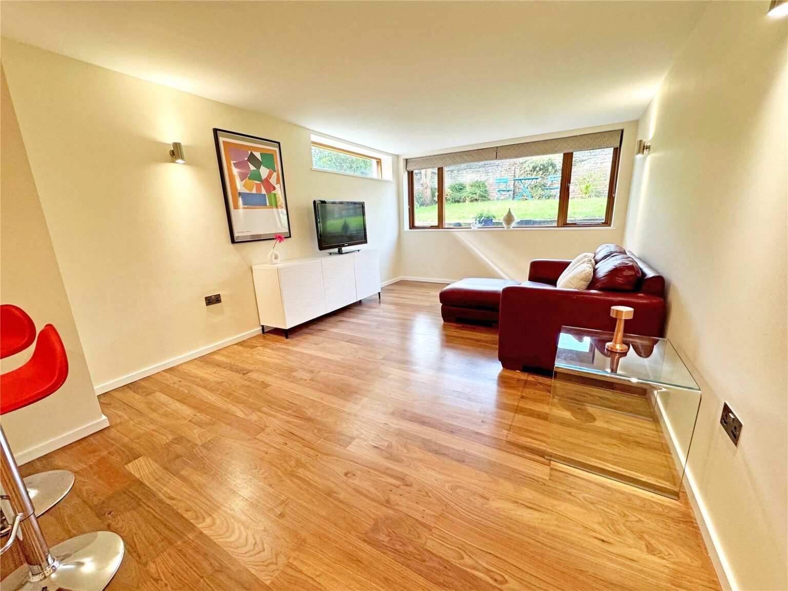 Southmead Gardens, Teddington, TW11 gallery 8