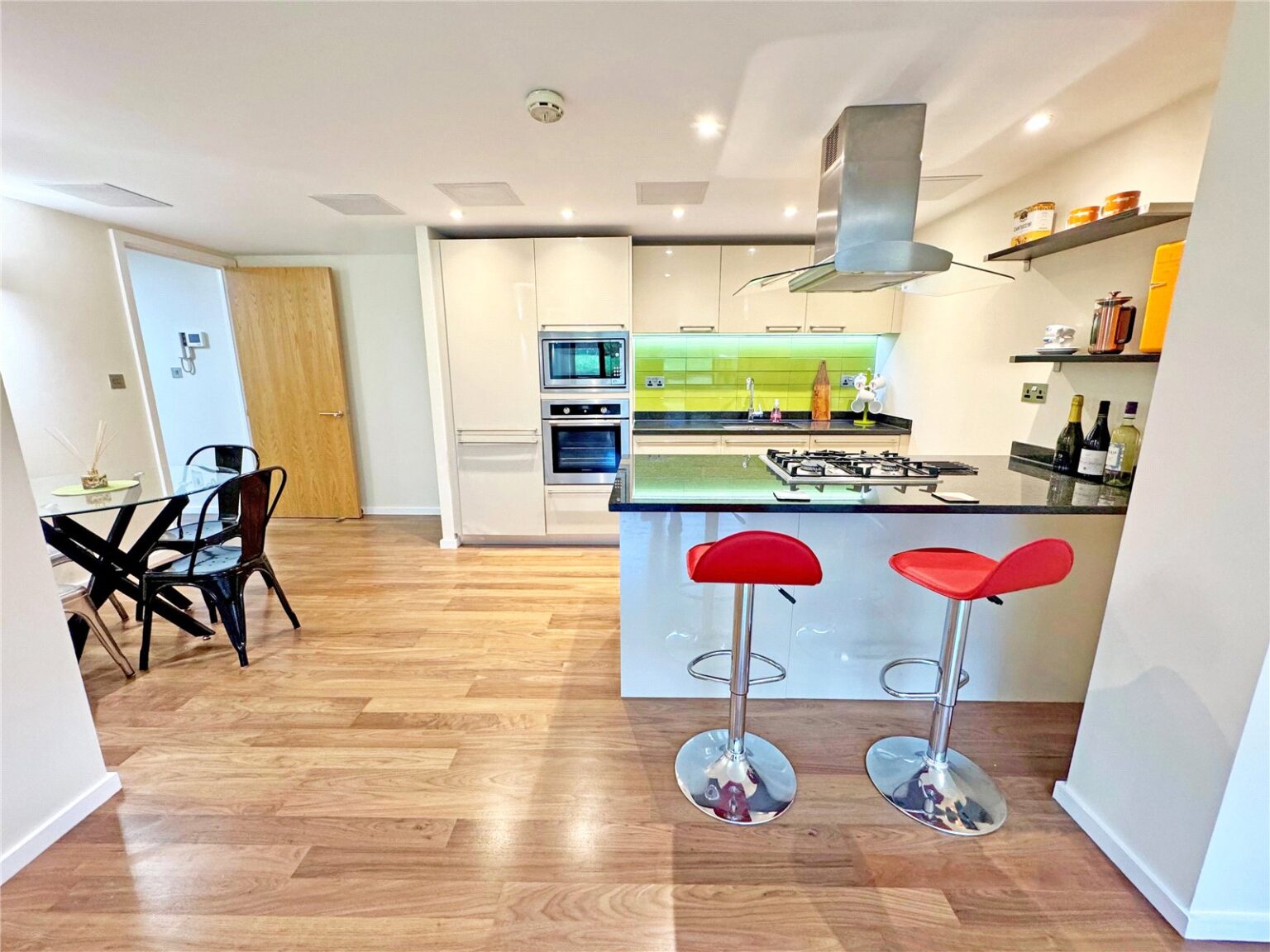 Southmead Gardens, Teddington, TW11 gallery 7