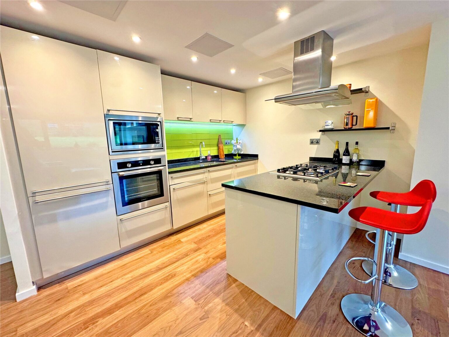 Southmead Gardens, Teddington, TW11 gallery 9