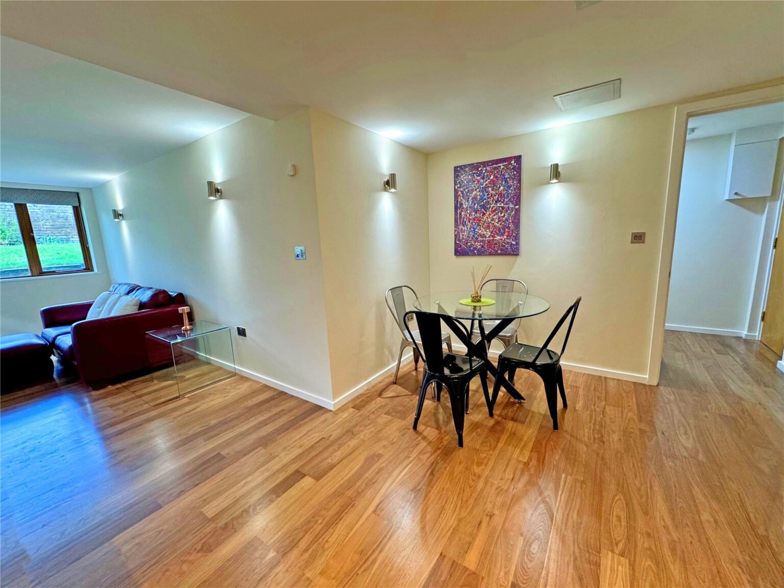 Southmead Gardens, Teddington, TW11 gallery 10