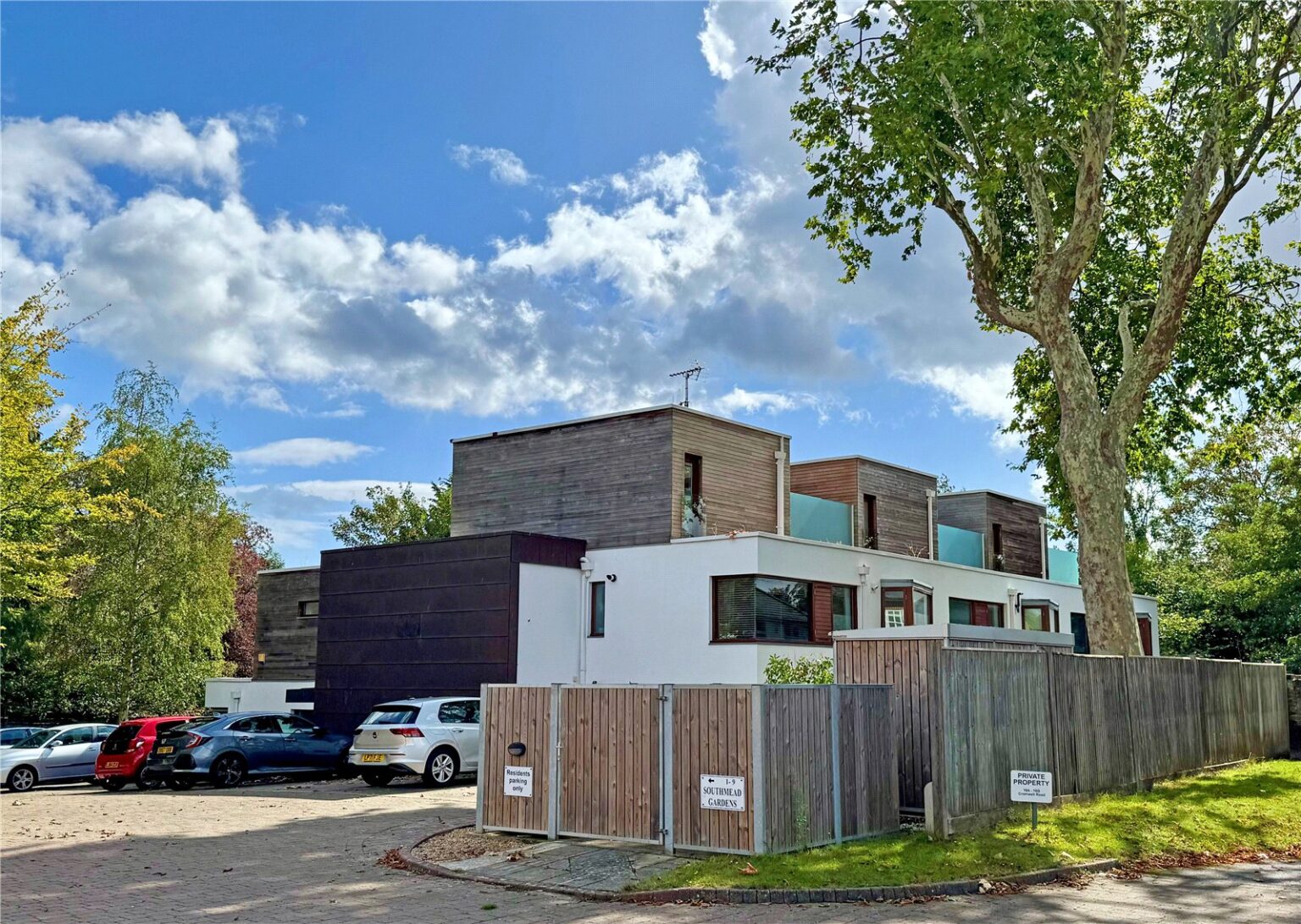 Southmead Gardens, Teddington, TW11 gallery 11