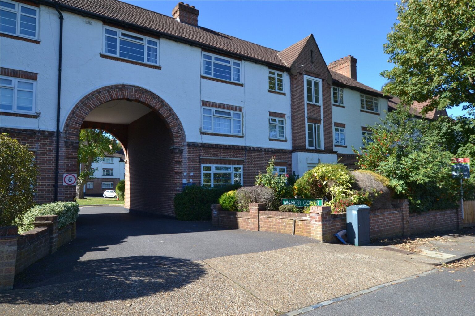 Manor Road, Twickenham, TW2 gallery 1