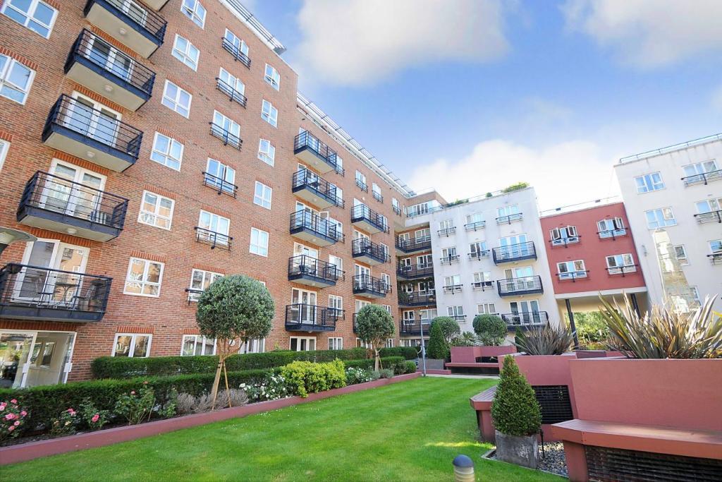 Royal Quarter, Seven Kings Way, Kingston upon Thames, KT2 gallery 5