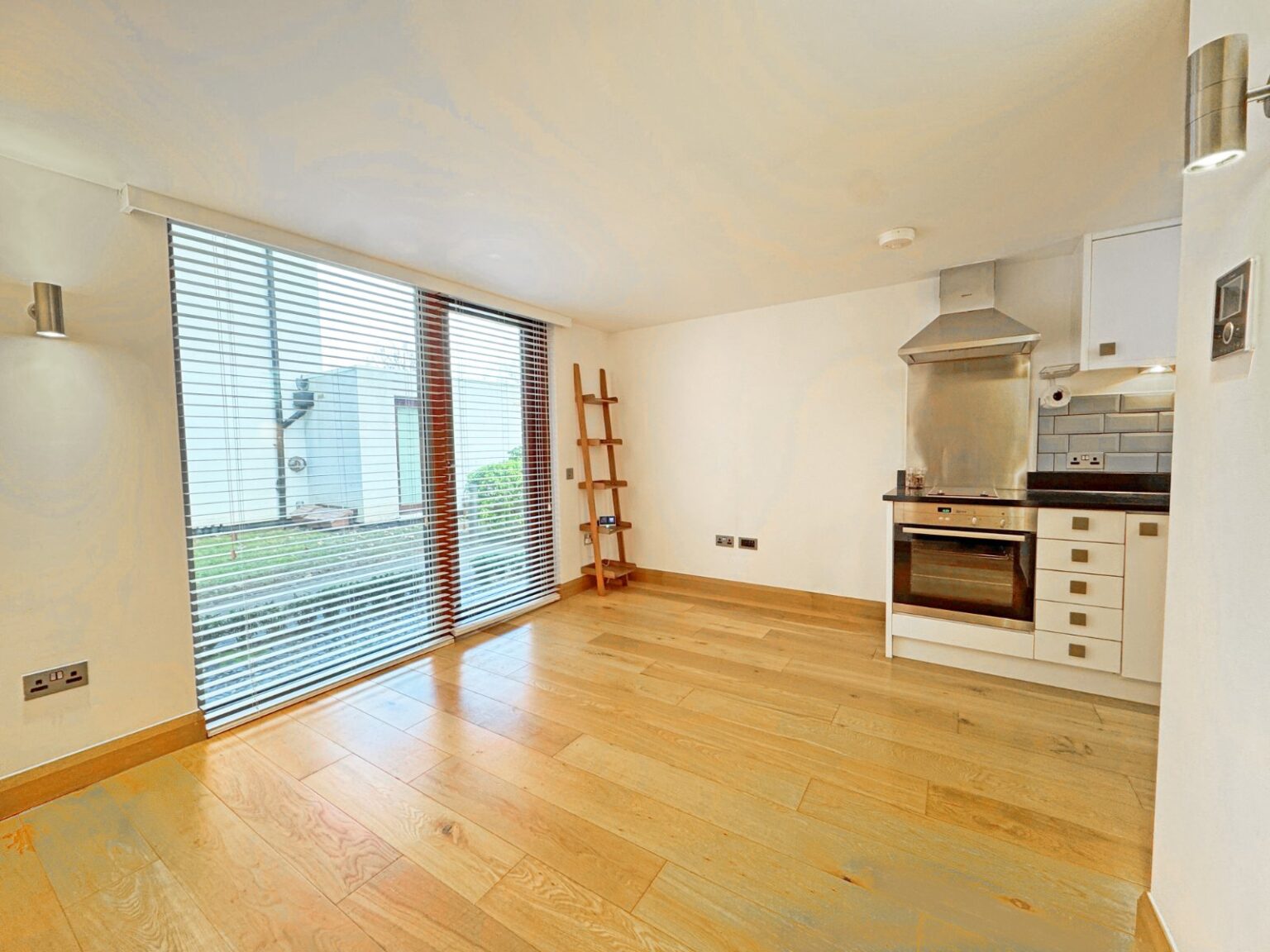 Rivermead Close, Teddington, TW11 gallery 3