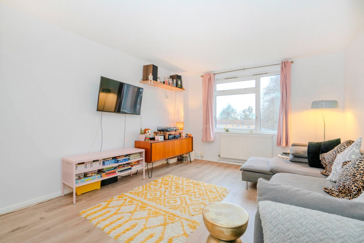 Down Road, Teddington, TW11 gallery 3