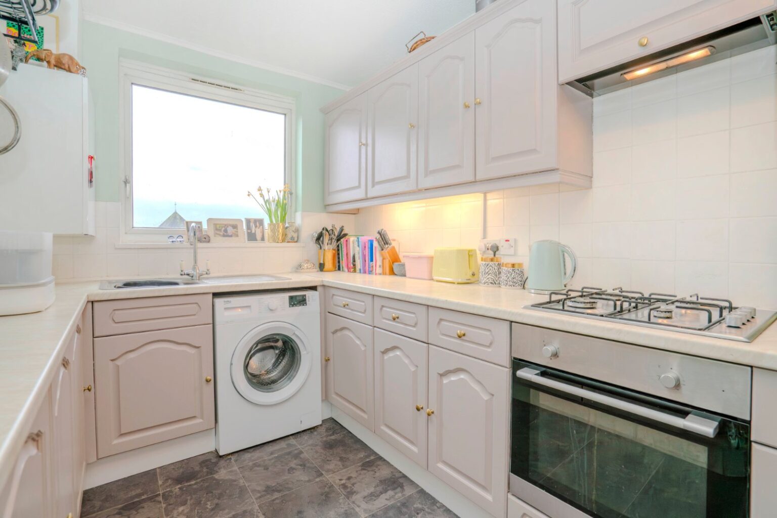 Down Road, Teddington, TW11 gallery 9