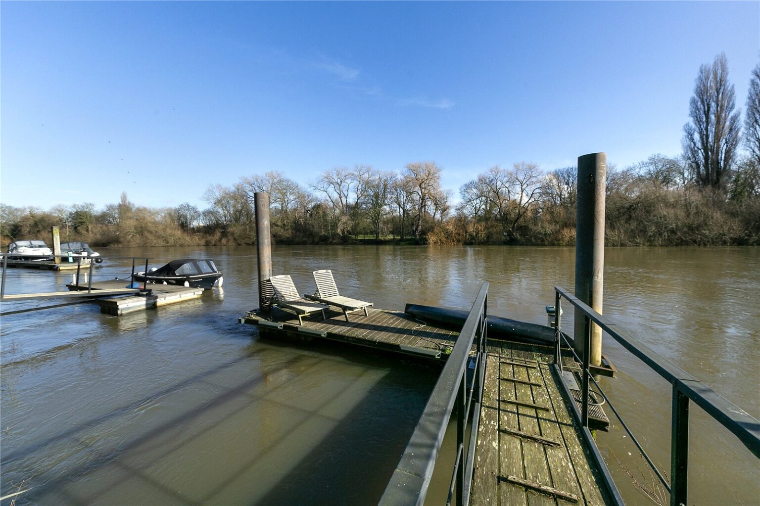 Strawberry Vale, Twickenham, TW1 gallery 1