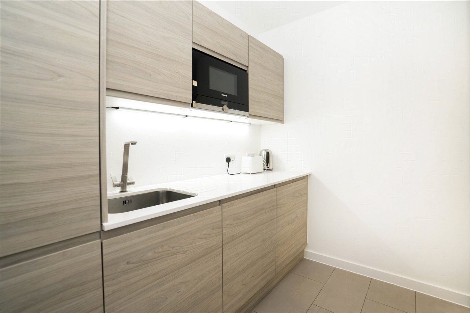 Sandycombe Road, Richmond, TW9 gallery 7