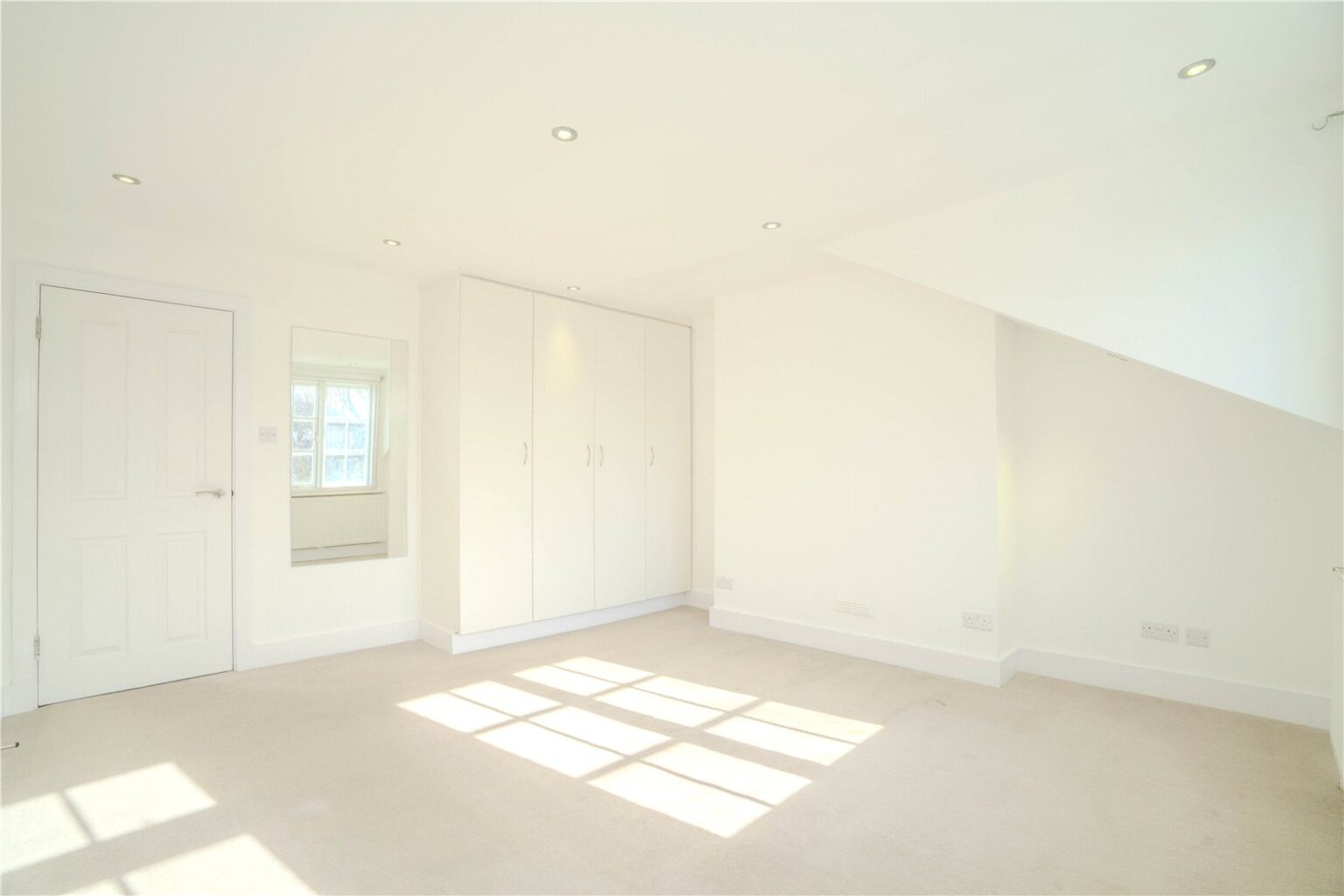 Kings Road, Richmond, TW10 gallery 4