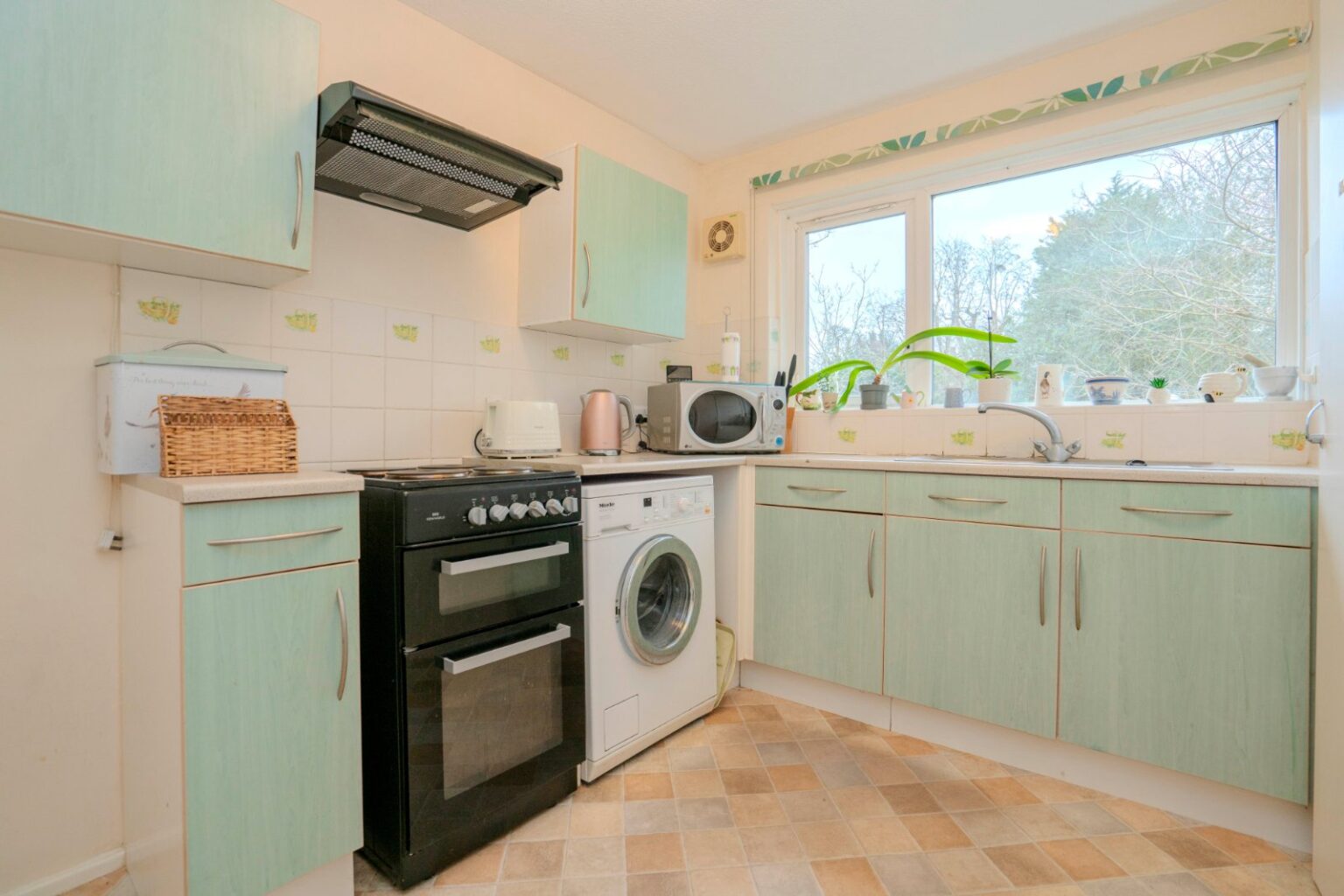 Maddison Close, Teddington, TW11 gallery 3