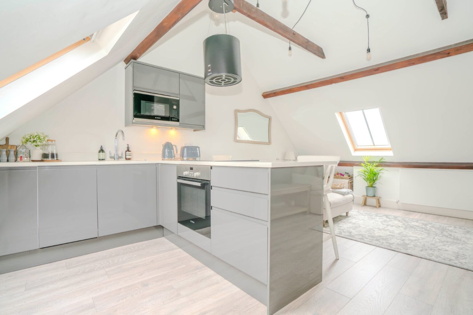 High Street, Hampton Wick, KT1 gallery 10