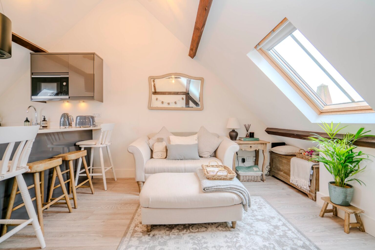 High Street, Hampton Wick, KT1 gallery 13