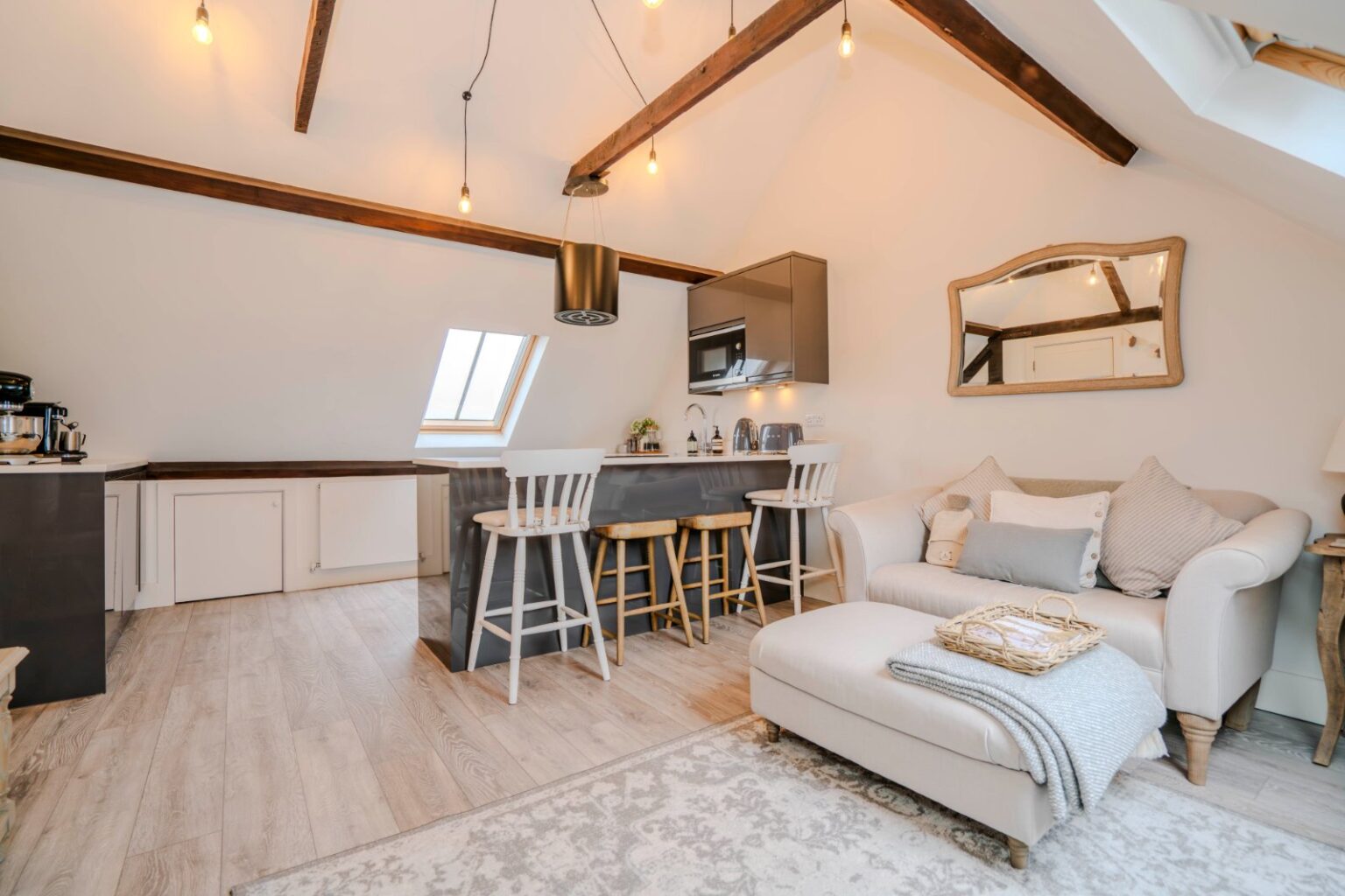 High Street, Hampton Wick, KT1 gallery 2