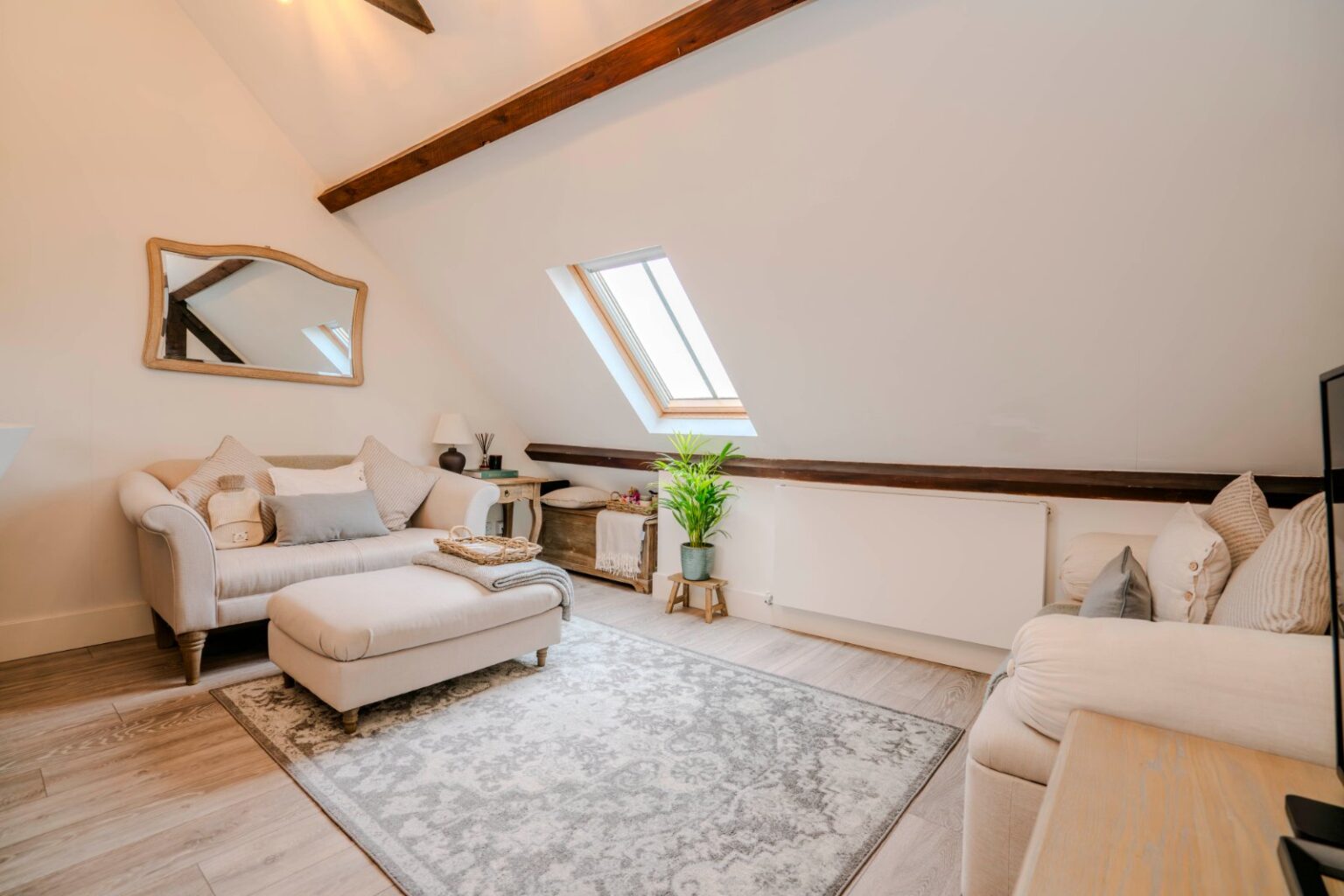 High Street, Hampton Wick, KT1 gallery 3