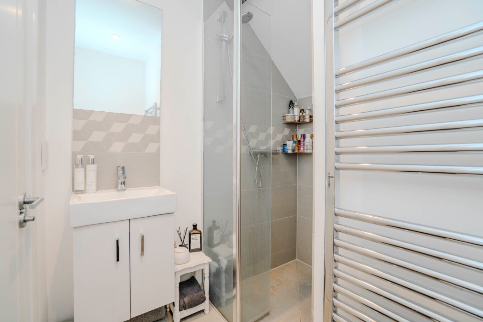 High Street, Hampton Wick, KT1 gallery 7