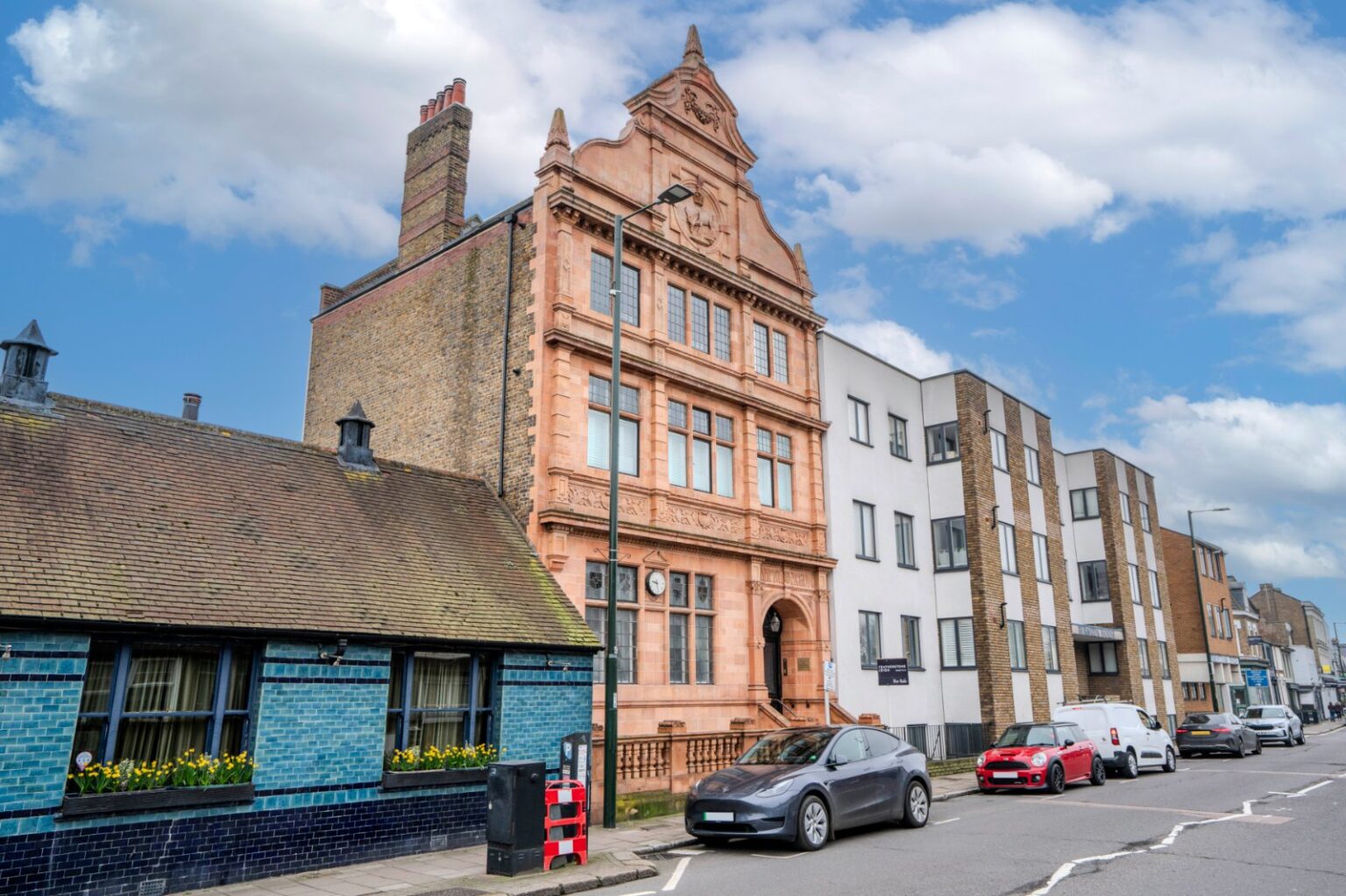 High Street, Hampton Wick, KT1 gallery 1