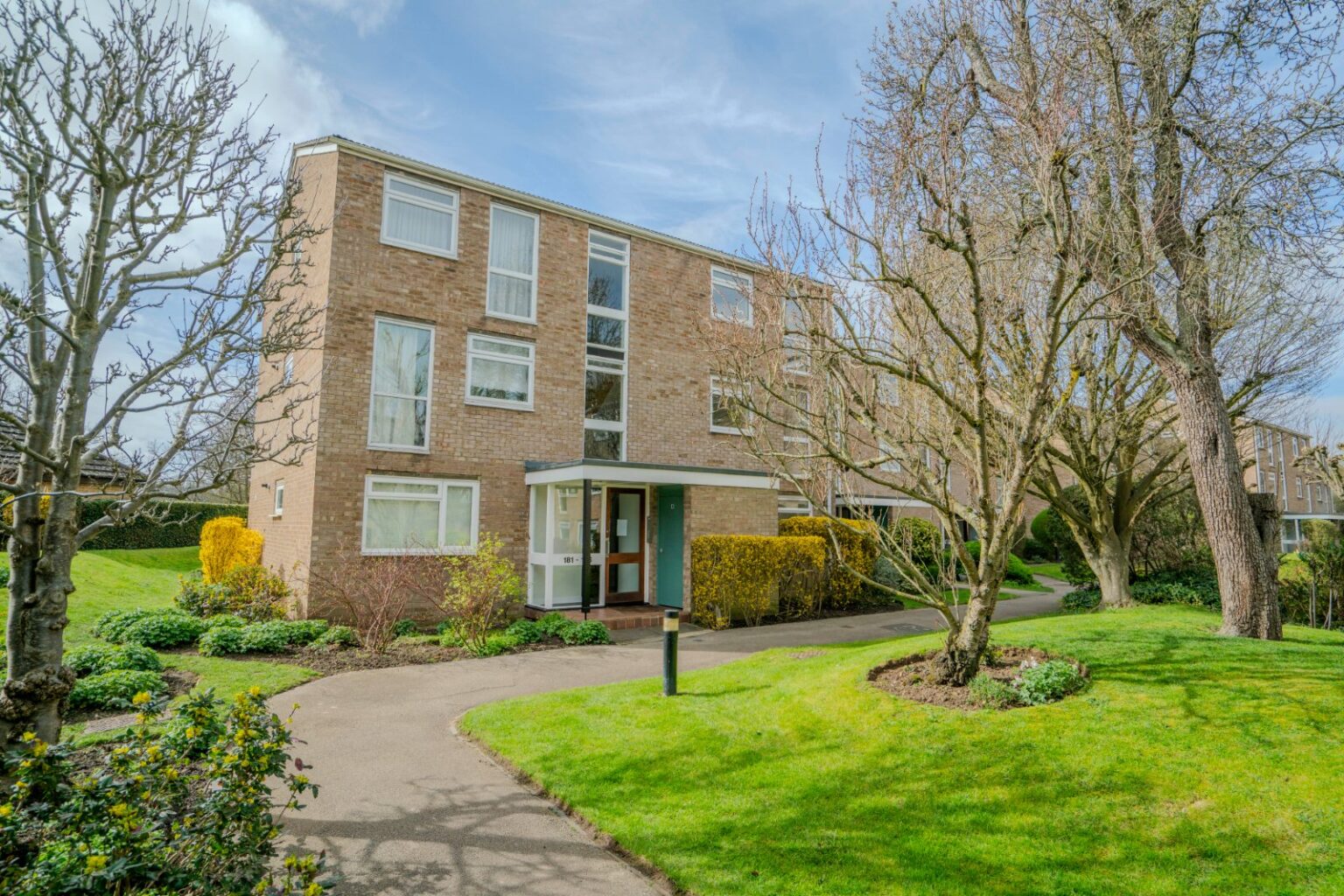 Harrowdene Gardens, Teddington, TW11 gallery 1