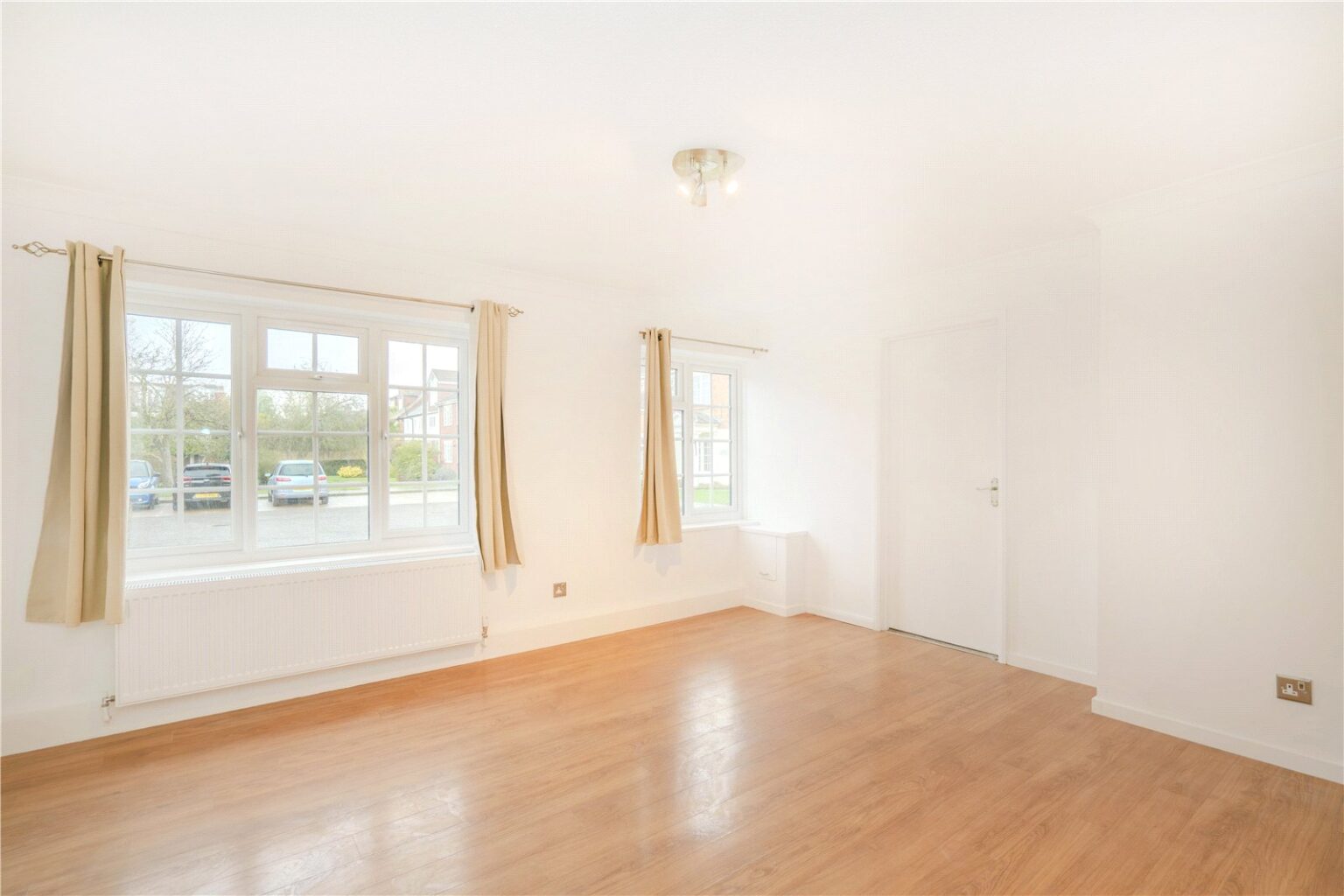 Abbottsmede Close, Twickenham, TW1 gallery 4