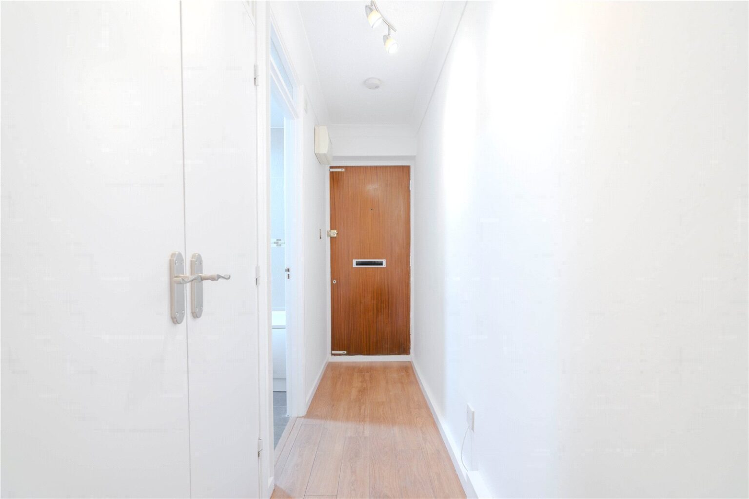 Abbottsmede Close, Twickenham, TW1 gallery 9