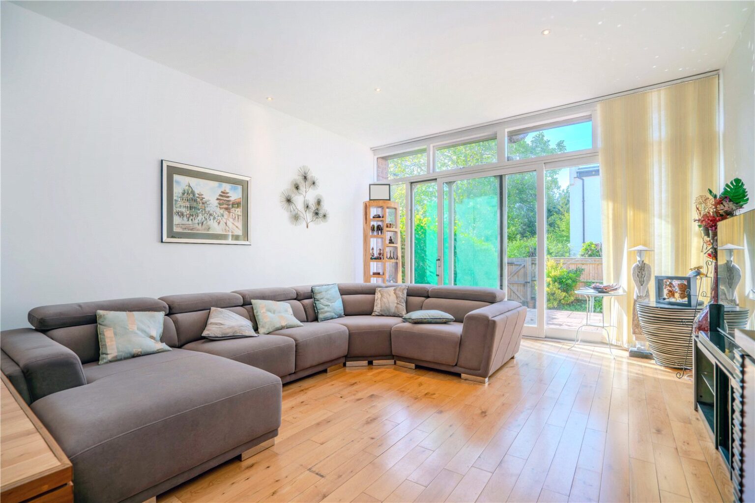 Mallard Place, Twickenham, TW1 gallery 2