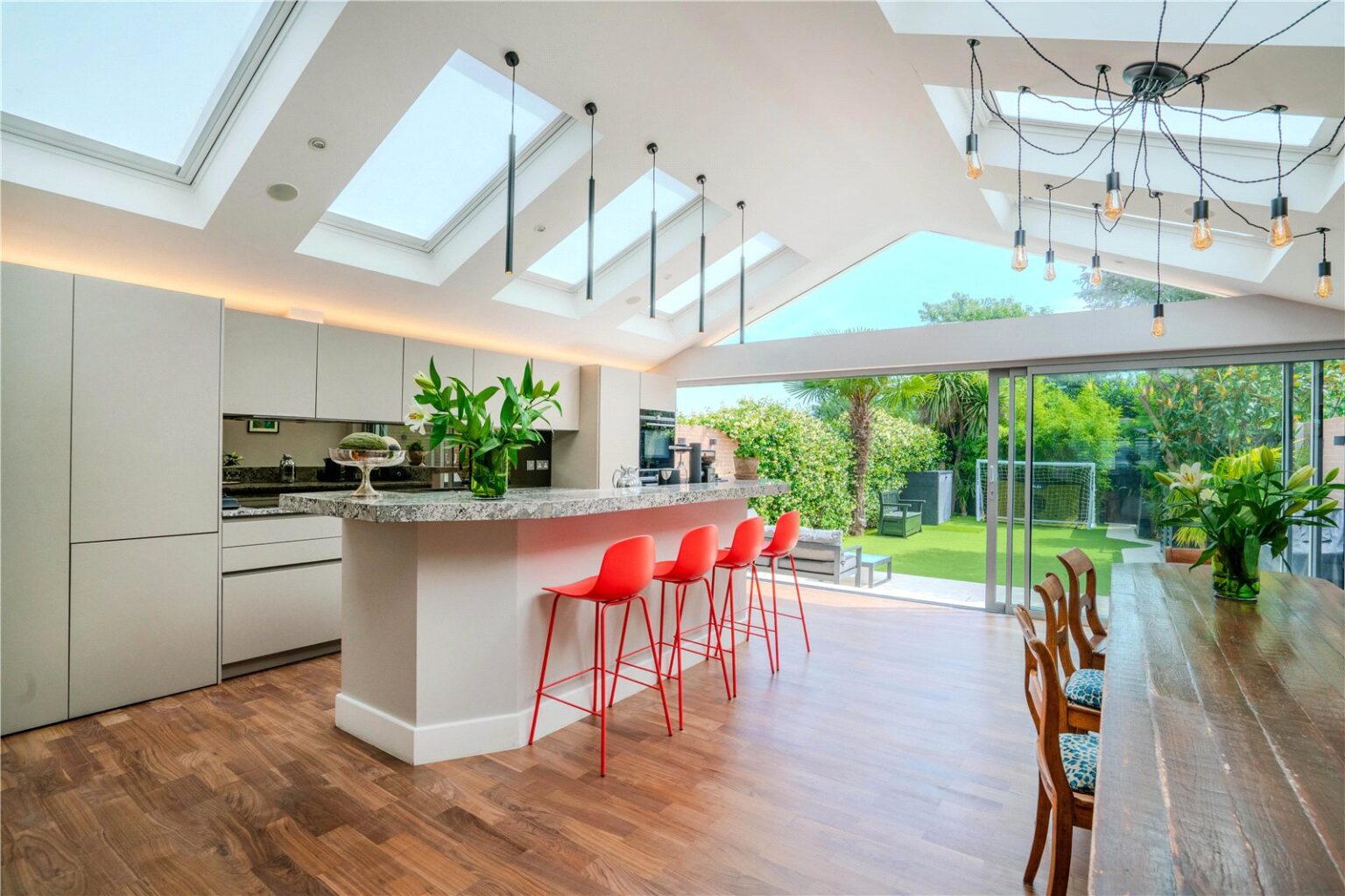 Kings Farm Avenue, Richmond, TW10 gallery 4