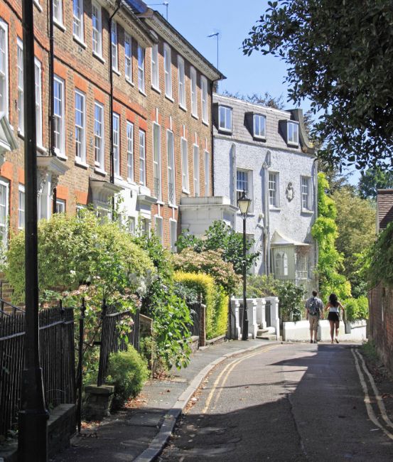 Why sell with Featherstone Leigh