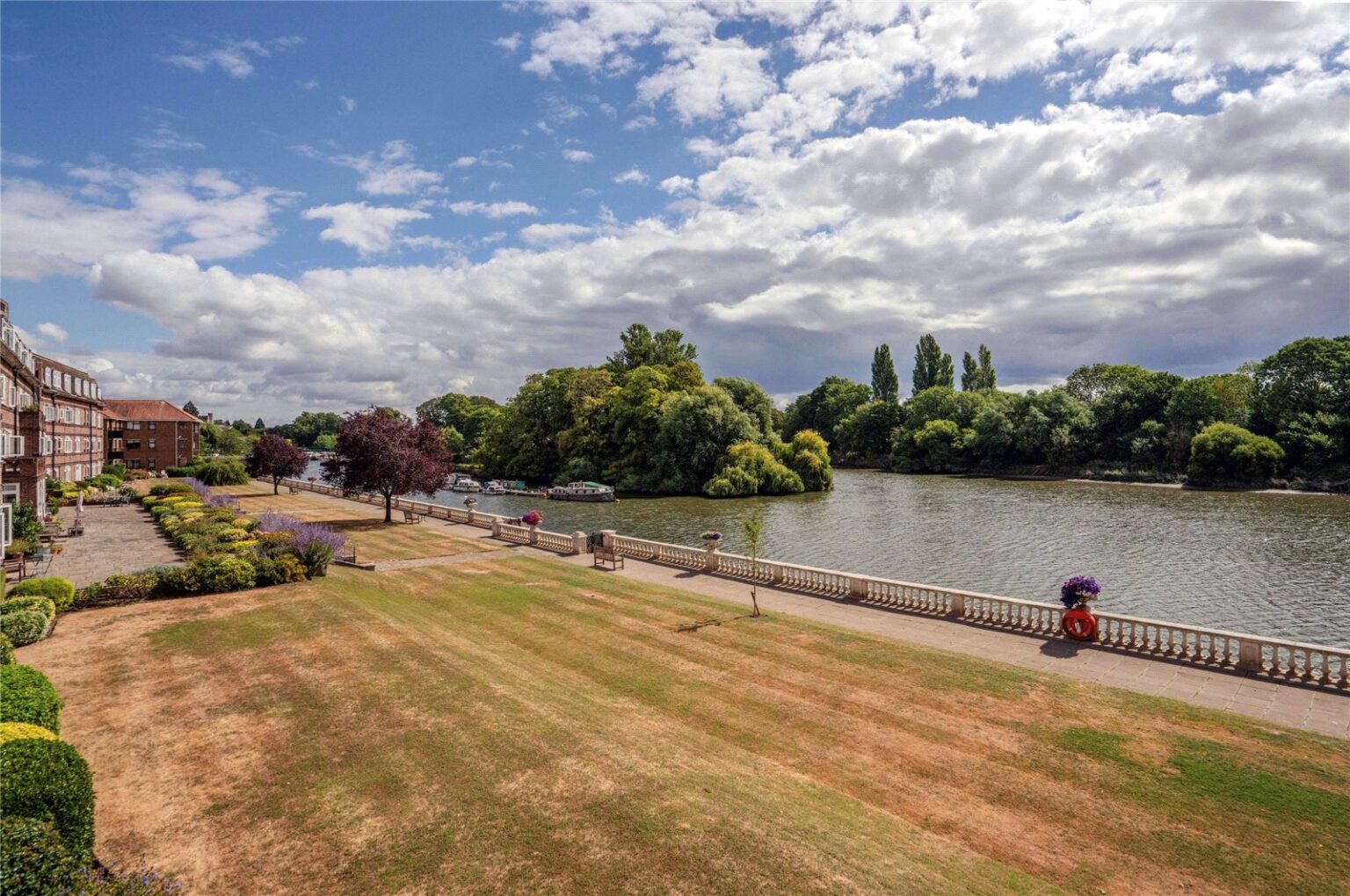 Thames Eyot, Cross Deep, TW1 gallery 3